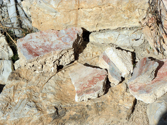 11-10-30-Rhodiapolis-S-057-s.jpg - Putzstücke mit Bemalung