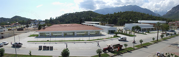 Kemer Busbahnhof Straenseite