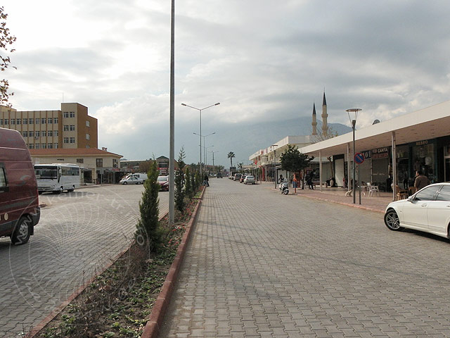 11-01-12-Kemer-08-s.jpg - Straße stadtauswärts