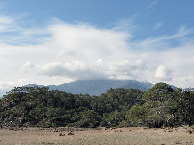 11-01-16-Phaselis-15-s.jpg - Tahtali in Wolken