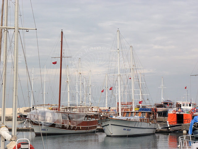 11-01-16-Phaselis-52-s.jpg - Im Hafen