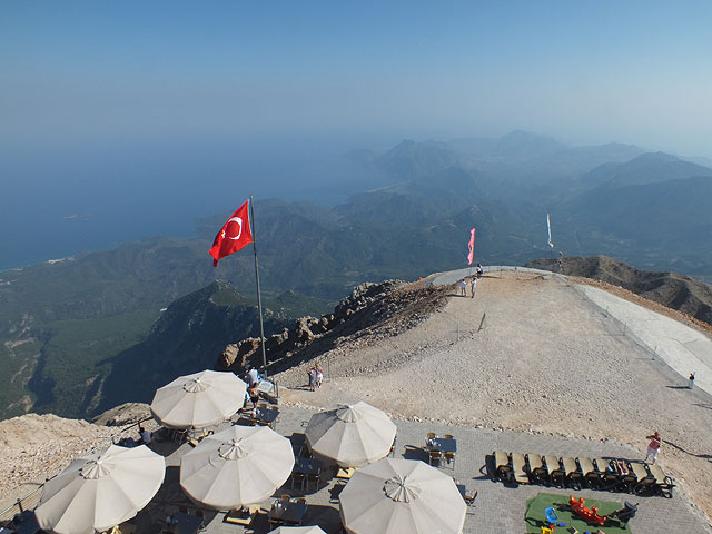 11-08-10-Tahtali-015-s.jpg - Blick von der Dachterrassein Richtung Cirali und Olympos