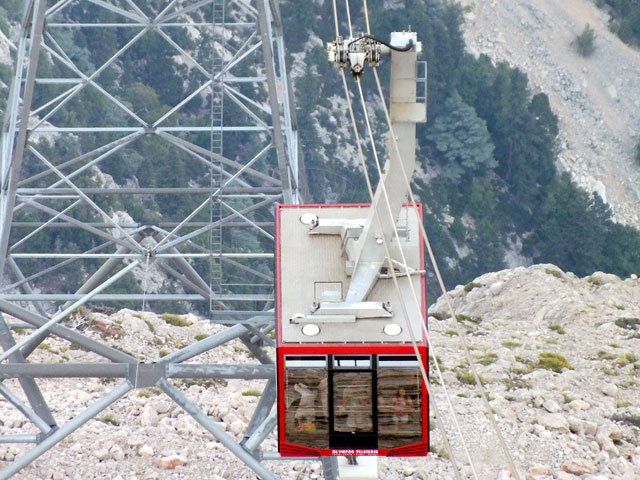 11-08-10-Tahtali-149-s.jpg - und mit der letzten Bahn um 19 Uhr fuhren wir wieder talwärts