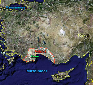 Kemer liegt im Süden der Türkei, westlich von Antalya